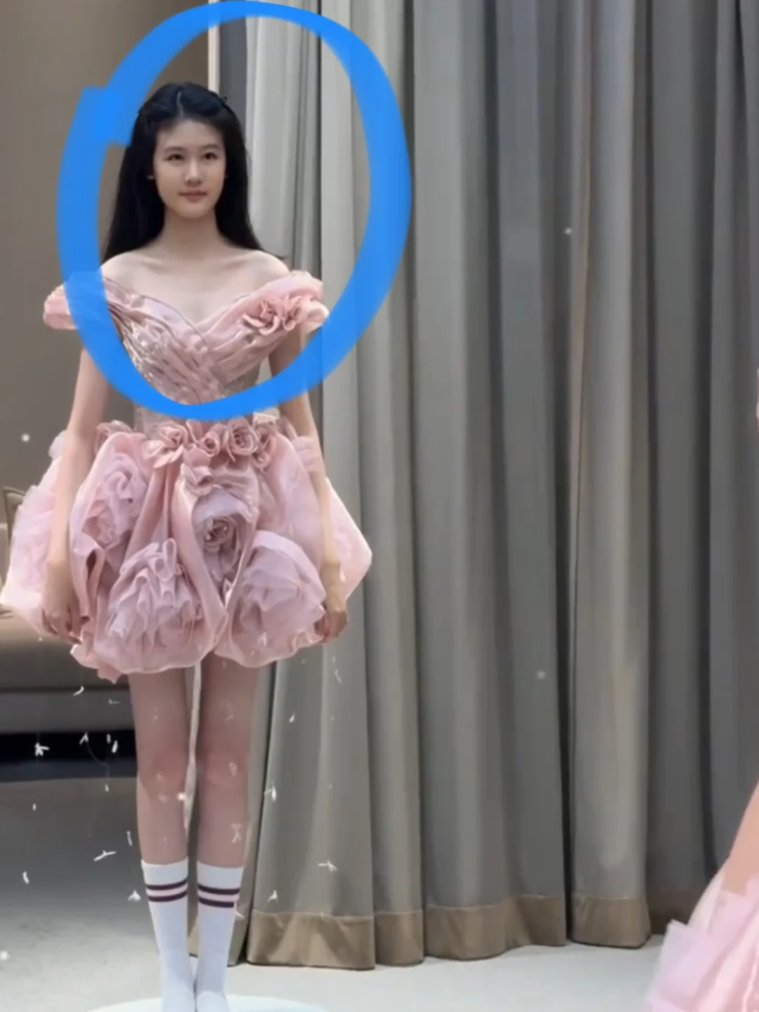 贝儿好像八音盒上的公主👸🏻