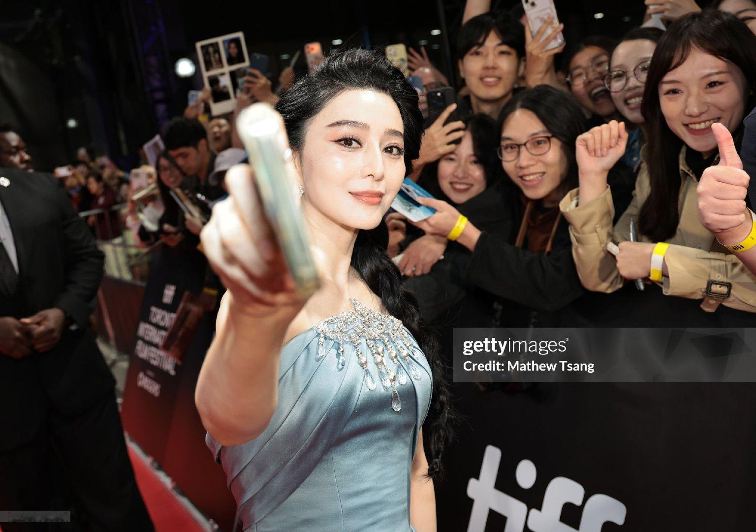 敬请期待我们冰冰姐的下一站釜山#FanBingbing[超话]##范冰冰被追债6700万元##范冰冰6年前退出被追债公司# ​
