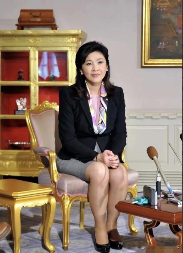 她的身材太完美了，气质绝佳，不管是平时穿的休闲装，还是走红毯换上的礼服...