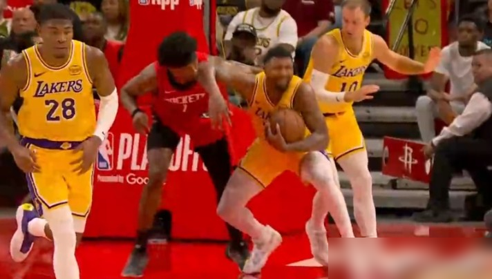 替补仅3分，主力累趴下，乌度卡却指着球员鼻子骂：“你们打得太荒唐！”...