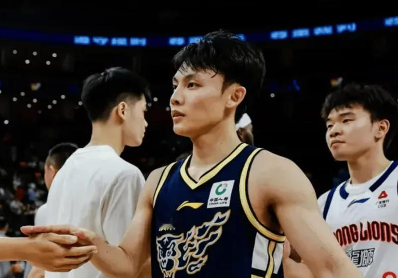 徐杰：希望下场能拿出以前的拼劲，我觉得肯定能打回主场 04月28日讯 ...