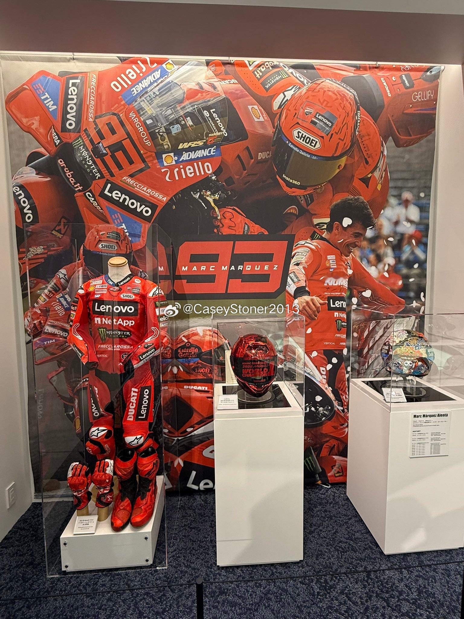 从 MotoGP 到日常街道：赛车运动如何守护摩托车骑士❓

气囊连体皮衣、高科技头盔以及电子辅助系统：来自赛车运动的技术，早已被广泛应用在提升普通道路的骑行安全上。两位 MotoGP 团队经理揭示了这一技术转化的过程。

本文作者：塞巴斯蒂安·弗兰茨基（Sebastian Fränzschky）

———

MotoGP（世界 ​