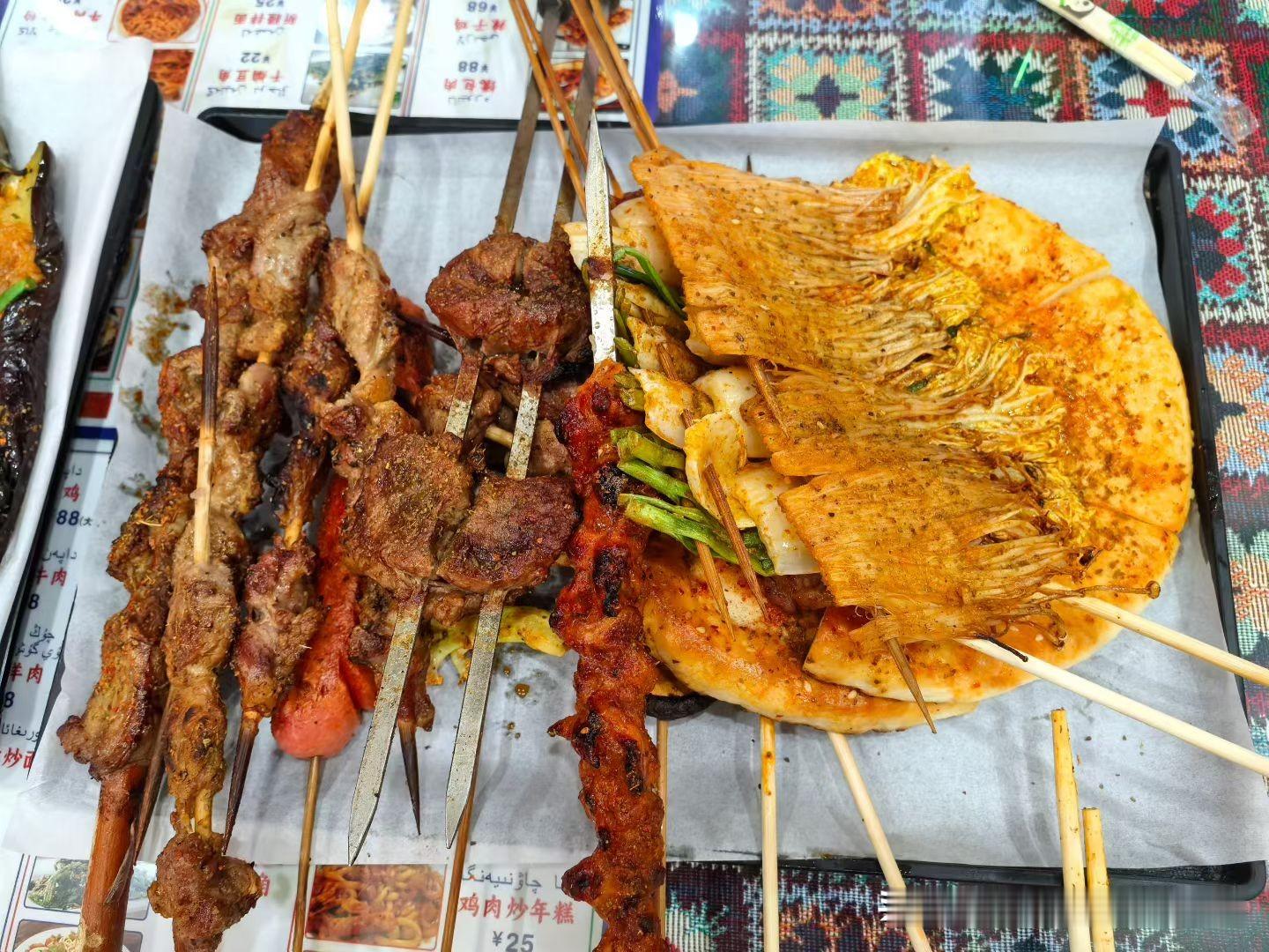 稀土管制豁免10月到期影响如何？北方稀土
 
市场热议的稀土出口管制豁免窗口期临近收官，很多投资者担心，一旦暂停措施到期，稀土出口会直接收紧，北方稀土业绩会迎来巨变。先理清关键点：本次管制并非全面禁运，到期不等于一刀切停止稀土外销。
 
这套管制是2025年10月出台，包含稀土设备、冶炼技术、部分中