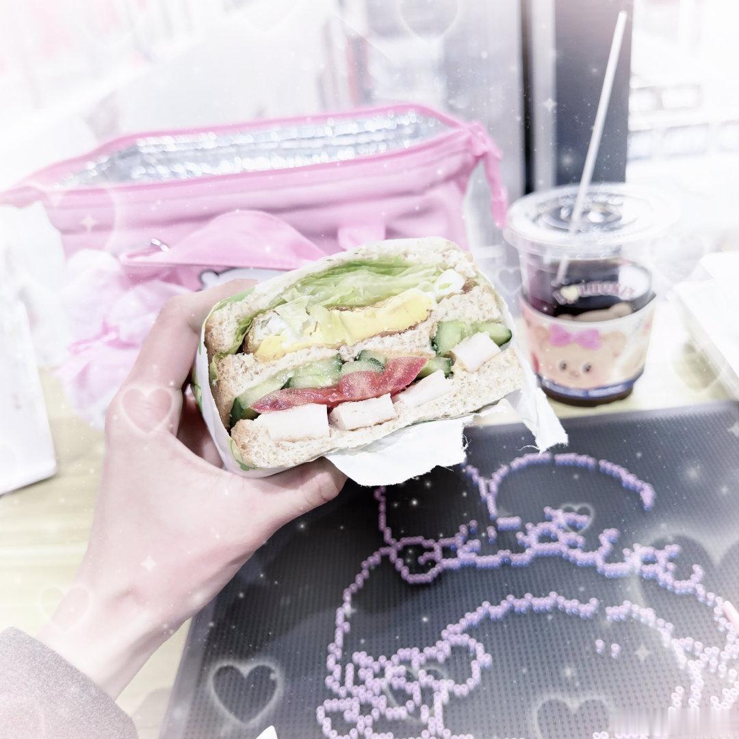 昨天拼豆的图,超大炫酷melody！！ ​