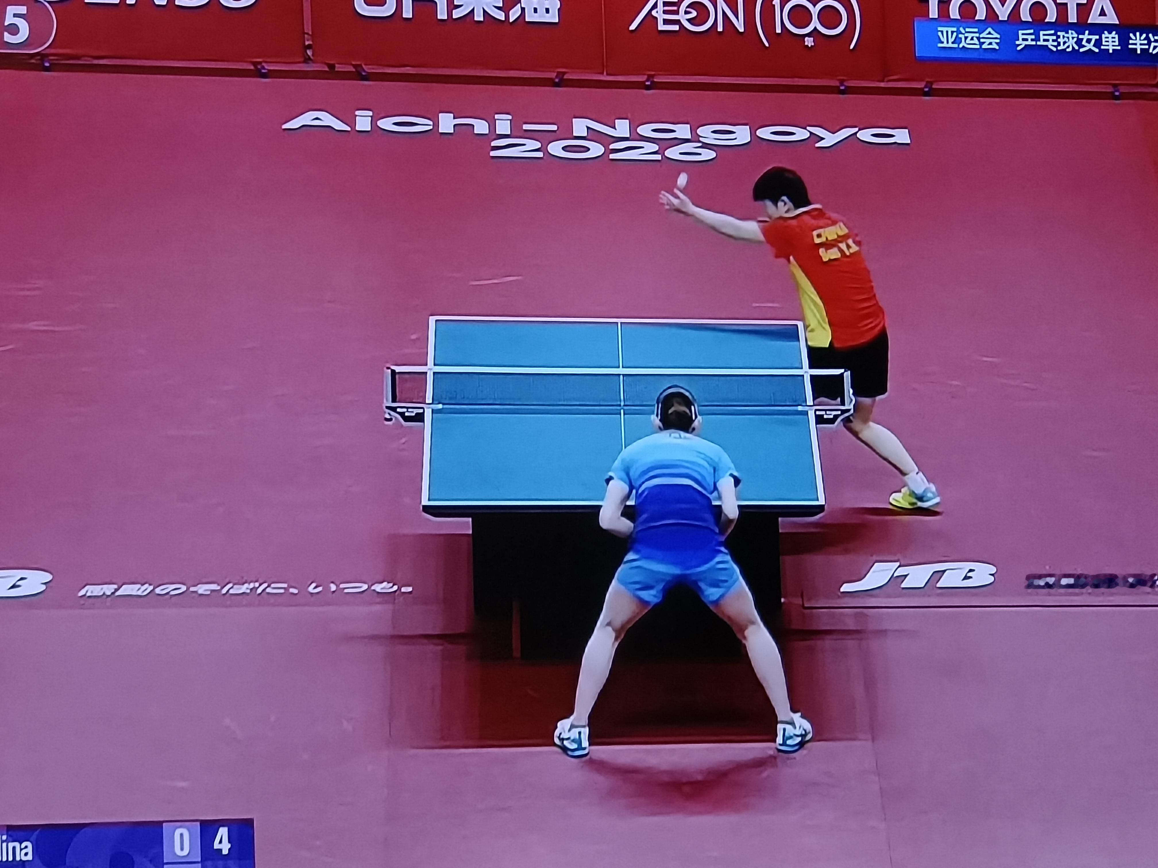 又赢了！孙颖莎4-1淘汰早田希娜，亚运会上中国女乒金银牌提前相遇

孙颖莎是用脑子和技术打乒乓球
早田希娜是用拼劲和搏杀在打球

蛮拼怎能敌得过敏锐的智慧和长坡厚雪的技术

所以，球场上只能听到早田希娜21次输球的叹息，见到孙颖莎矫健又厚实的身影。