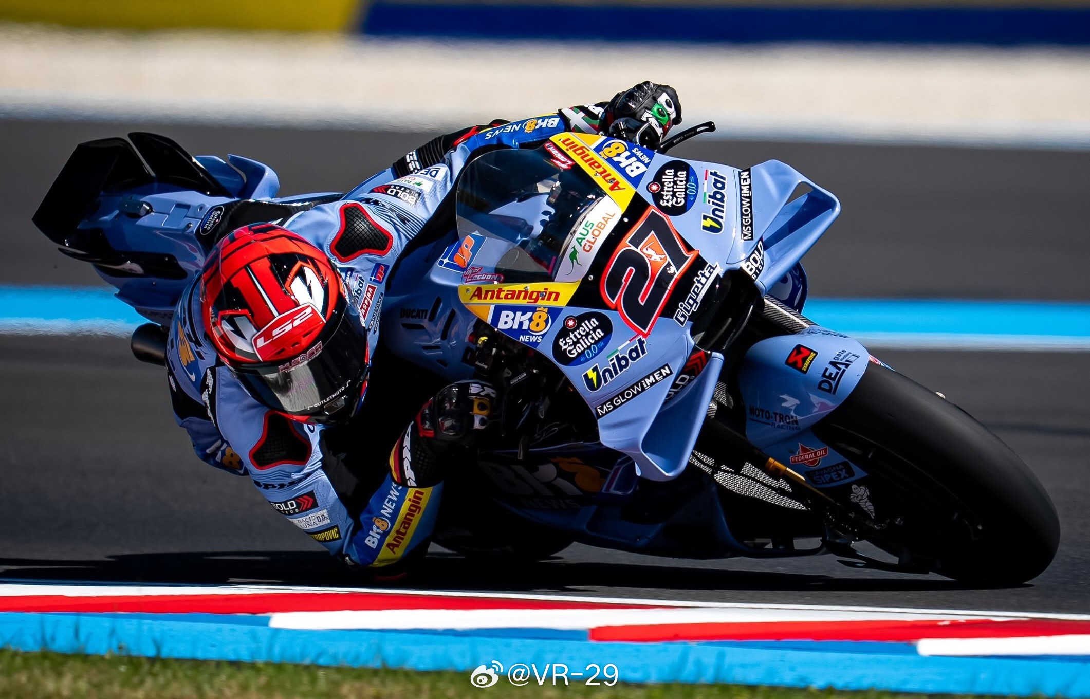Lecuona：“在 Phillip Island 使用27号赛车有一定压力，但我几乎没有犹豫”

“能来到这里，我感到非常高兴。

“我刚刚结束了自己的超级摩托车赛季。当我接到经纪人的电话时，我立刻就答应了。

“这也是我最后一次有机会驾驶这辆出色的MotoGP赛车。过去，由于新冠疫情相关的情况，我没能做到这一点 ​