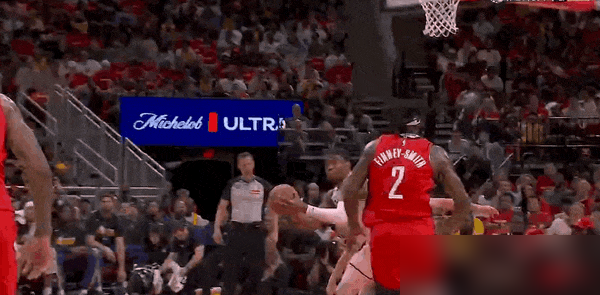 那一巴掌，几乎把整个休斯顿从悬崖边上扇了回来。0-3落后，主场再输就是...