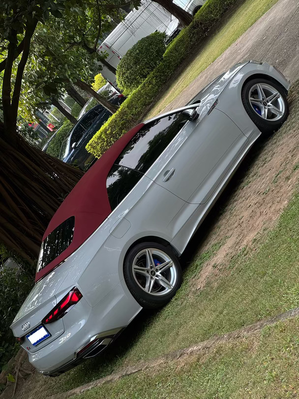 24年奥迪A5 Cabriolet 40 时尚动感 红顶