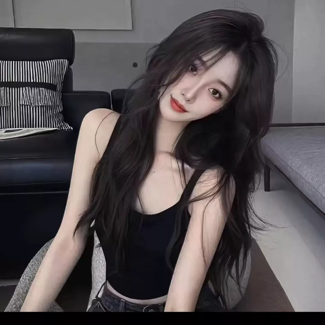 甜美少女，慵懒的午后时光