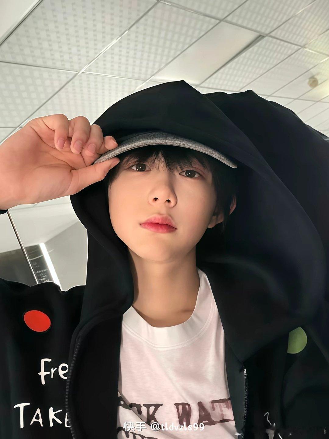#陈奕恒[超话]##vivo# 
  ☆陈奕恒，你就是最闪耀的一颗星╬
            
✧―――/✧    ✧―――/✧
꒰ঌ―――໒꒱―――₌᳐･֊･₌᳐੭ ​