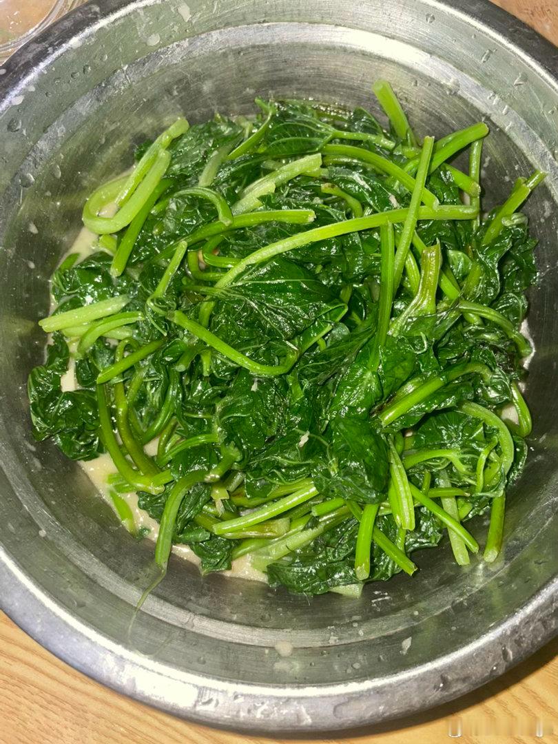 广东名菜腐乳炒番薯叶，蔡卓妍陈冠希挚爱。 ​