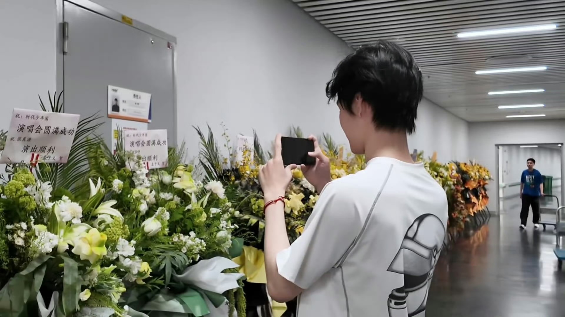 感谢孟姐送我们小张张的绿色花篮 温温柔柔的姐弟 友谊长存 ​​​