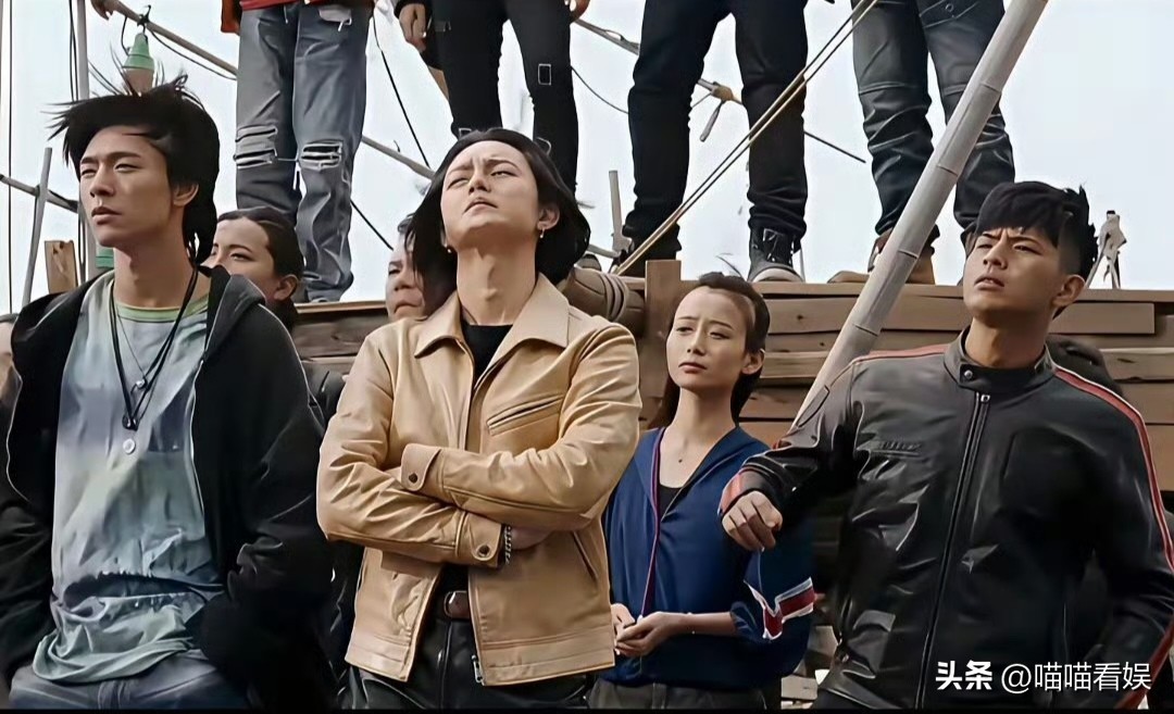 大家知道吗？“国民吾妻”王晓慧，曾是《四海》里的小群演！
在《阿嫲的情书》里饰演叶淑柔的‘国民吾妻’王晓慧，原来还在韩寒电影《四海》里当过群演打过酱油。

《阿嫲的情书》热播，王晓慧饰演的叶淑柔大火，温柔沉静的形象被网友称作“国民吾妻”。考古她过往经历，发现一个很有意思的冷知识：韩寒电影《四海》拍摄