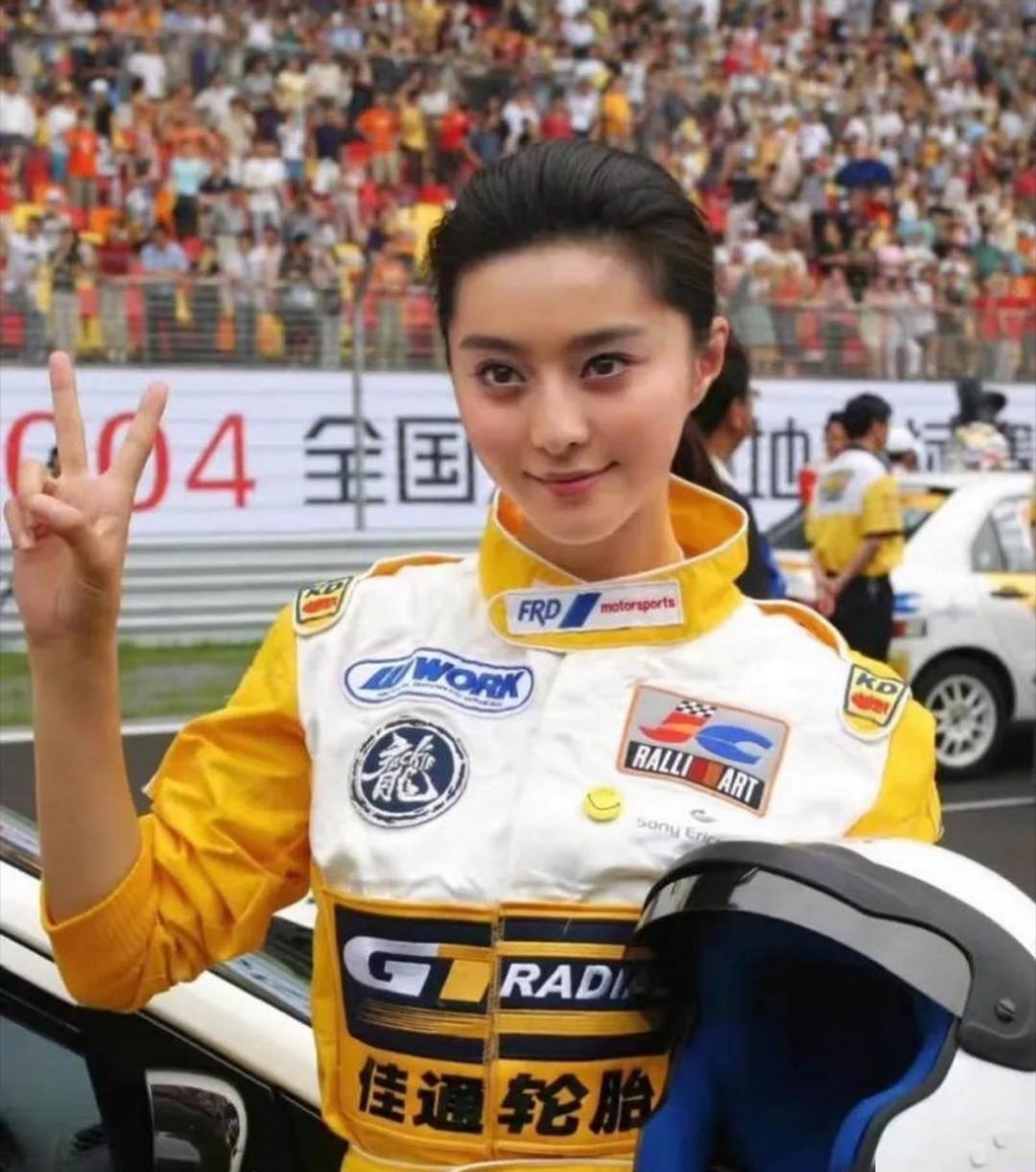 2004年成龙杯赛‎‏车会上，‏谁最出彩‌‏‌、最﻿‌好﻿看‏‏‍？‏ ​