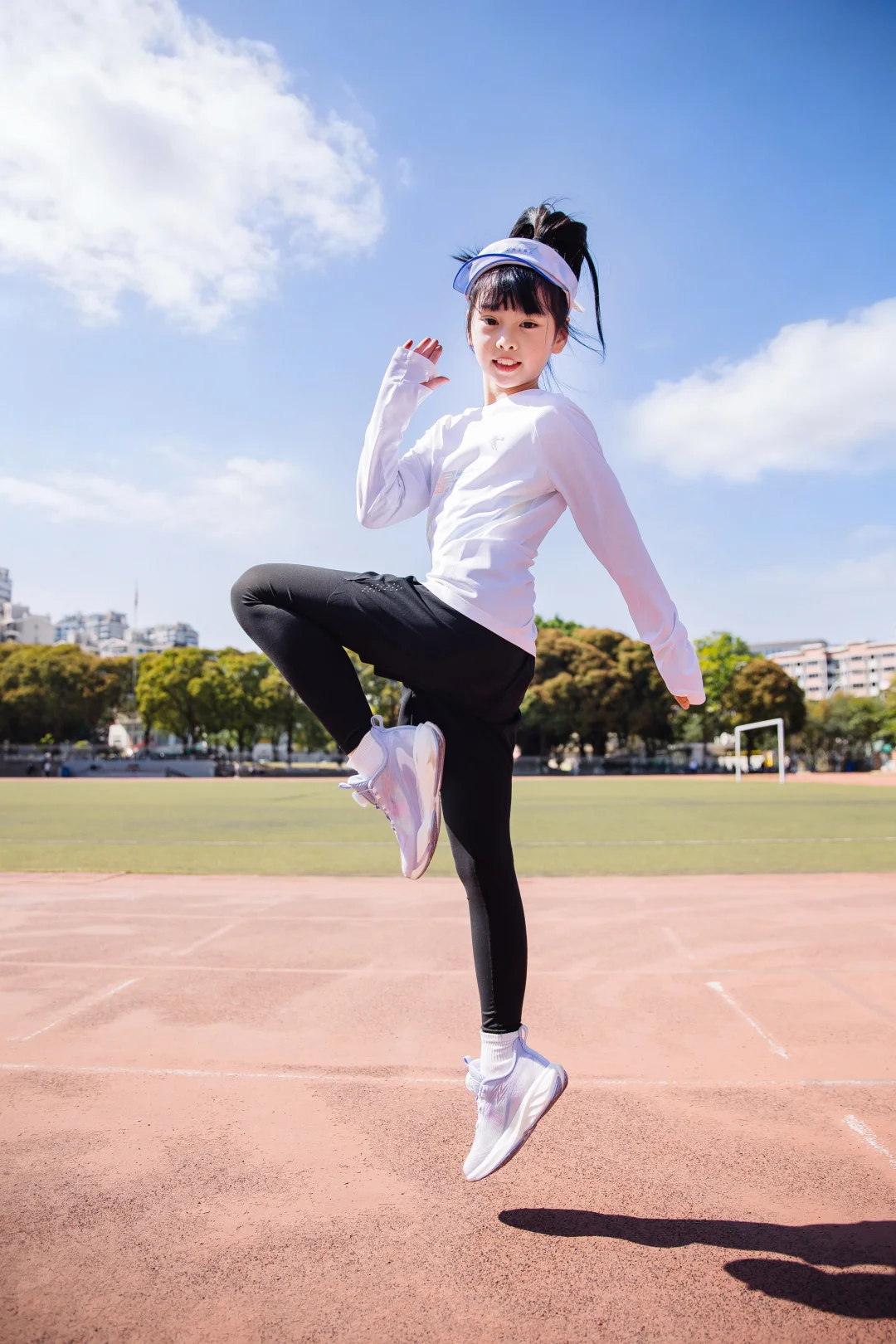 四年级的宝妹说，跑步带风就不会累~~~