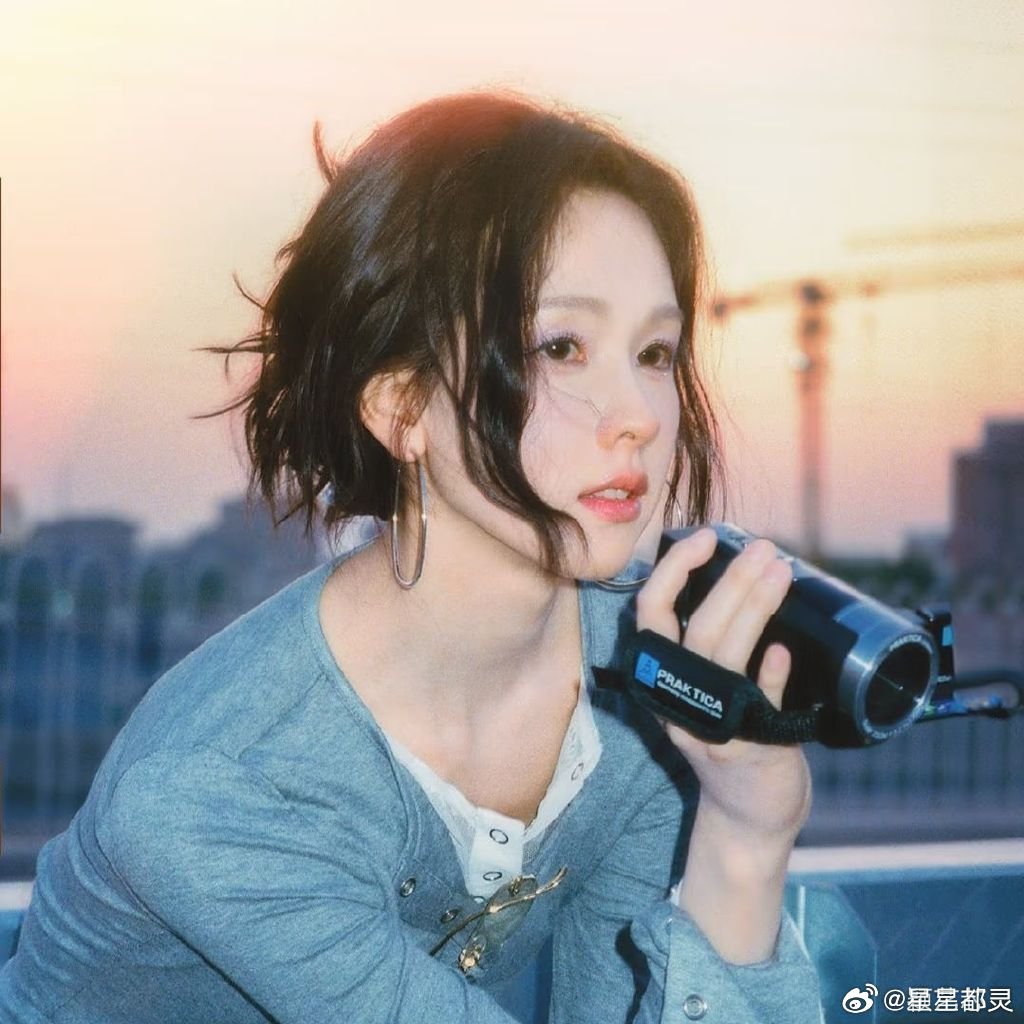 #陈都灵九重天# 🔔#陈都灵楚朝# 

“世俗的枷锁永远囚禁不住我对你的思念.”“𝐒𝐞𝐜𝐮𝐥𝐚𝐫 𝐬𝐡𝐚𝐜𝐤𝐥𝐞𝐬 𝐰𝐢𝐥𝐥 𝐧𝐞𝐯𝐞𝐫 𝐢𝐦𝐩𝐫𝐢𝐬𝐨𝐧 𝐦𝐲 𝐭𝐡𝐨𝐮𝐠𝐡𝐭𝐬 𝐨𝐟 𝐲𝐨𝐮.”

 ​