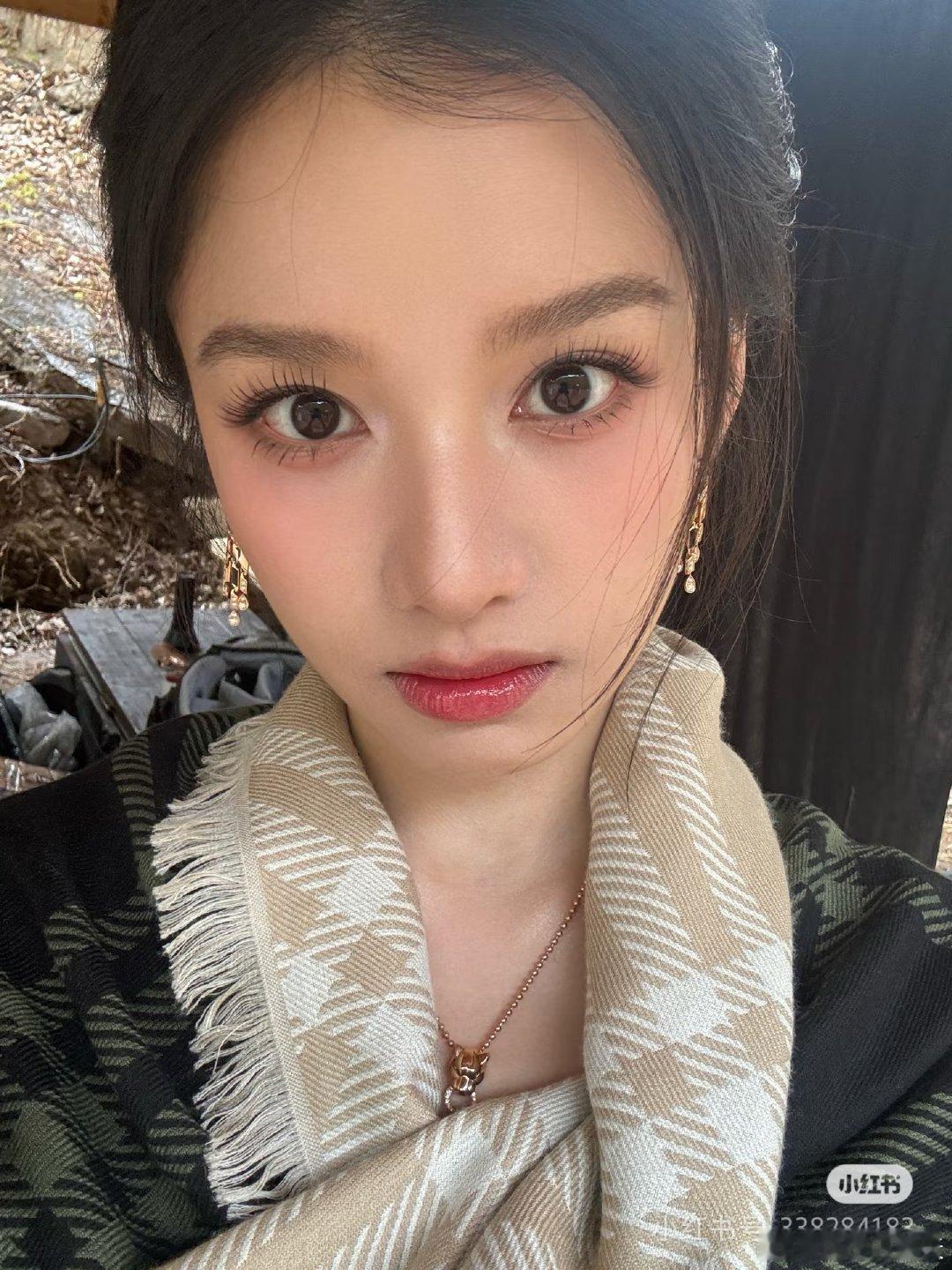 #张婧仪[超话]##张婧仪burberry品牌大使# zjy#张婧仪代言比亚迪秦max# 
错过了落日余晖，还可以静待满天繁星
​