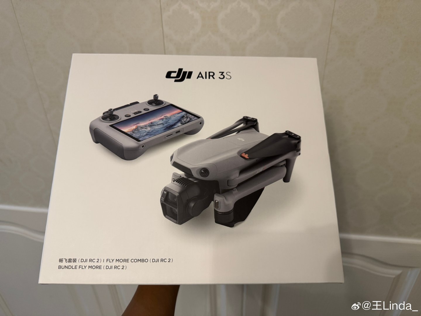 第一台无人机！！！期待在校园运动会上拿它出片！！！#大疆[超话]# ​