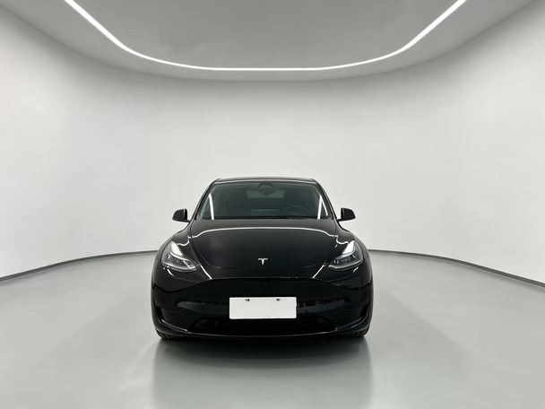 21年的特斯拉 Model Y
后轮驱动版，后置后驱，纯电动，单速固定齿比变速箱。
#二手车 #苏州二手车 #特斯拉Y