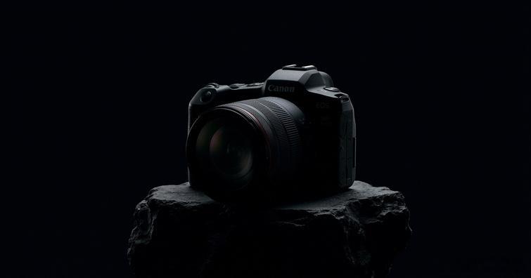【佳能EOS R8 Mark II或9月15日发布？】近日，有传出关于佳能EOS R8 Mark II的更多细节内容，从传闻消息来看，新机可能会于9月15号正式发布，传闻的规格参数方面，机身防抖终于下放（IBIS安排上了），手感更扎实，用料更“高级”，体积不变，还是轻便路线，2400万像素传感器（和R6 Mark II同款），单SD ​