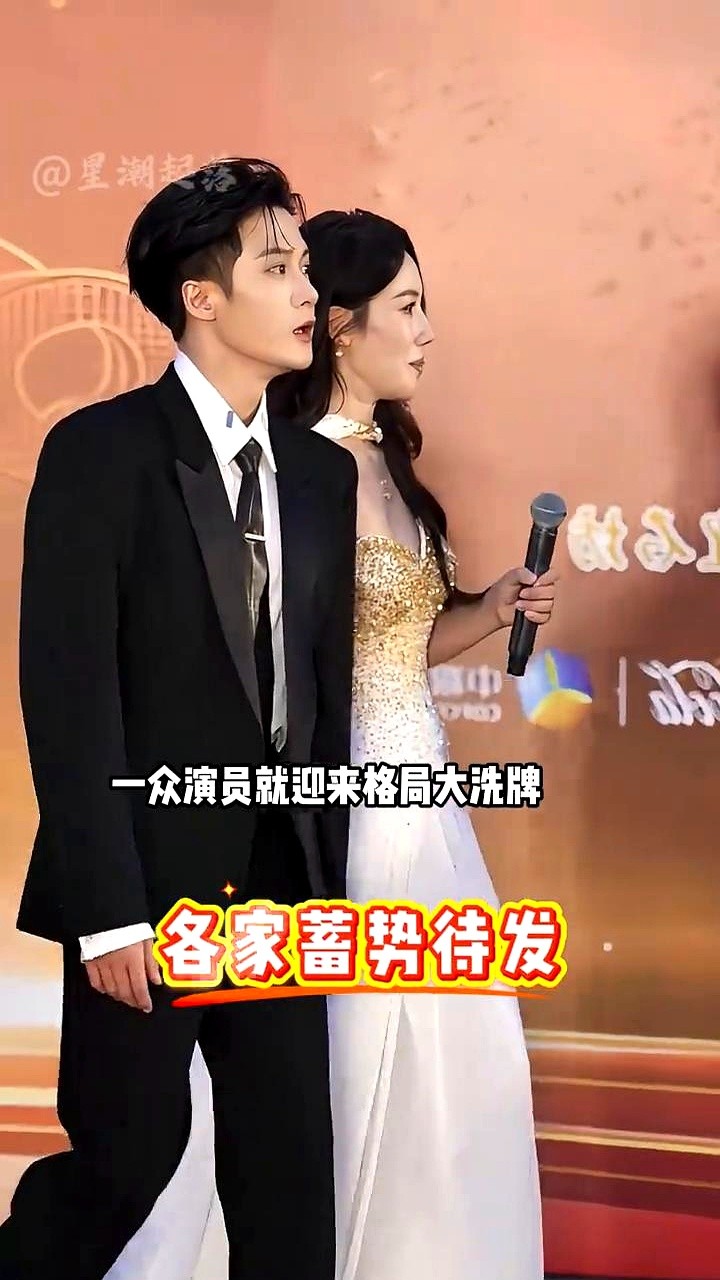 长春电影节颁奖台上，檀健次长呼了一口气。

他凭《震耳欲聋》里苦练数月手语的律师角色，拿下金鹿奖影帝。另一头，他的新片《空枪》票房冲破2.8亿。从《何不同舟渡》杀青到现在才两个月，饰演将军谢却山的他，彻底在电影圈站稳了脚跟。

同剧组的女演员也在暗自发力。卢昱晓为了演好女贼南衣，硬生生减掉十斤，转身