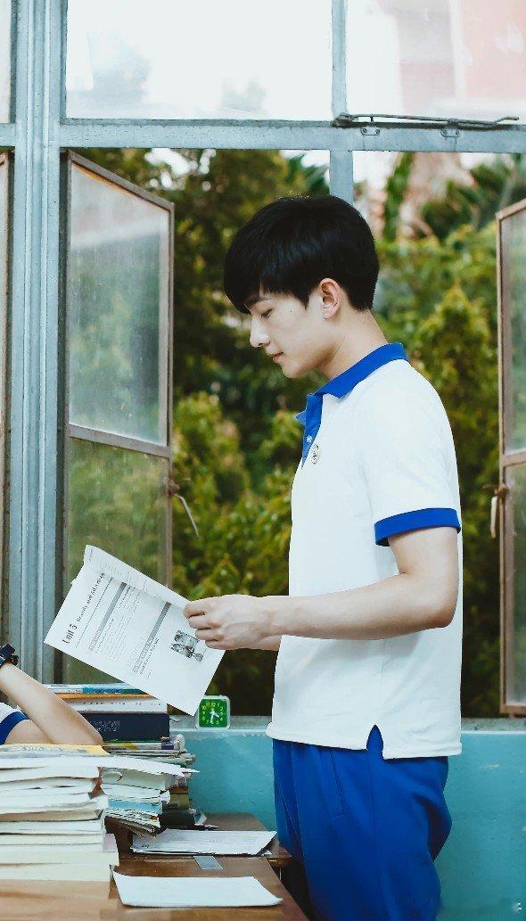 #杨洋[超话]# | #杨洋0909生日快乐#  
 流年似水，韶光几度[流鼻血][流鼻血][爱慕]​