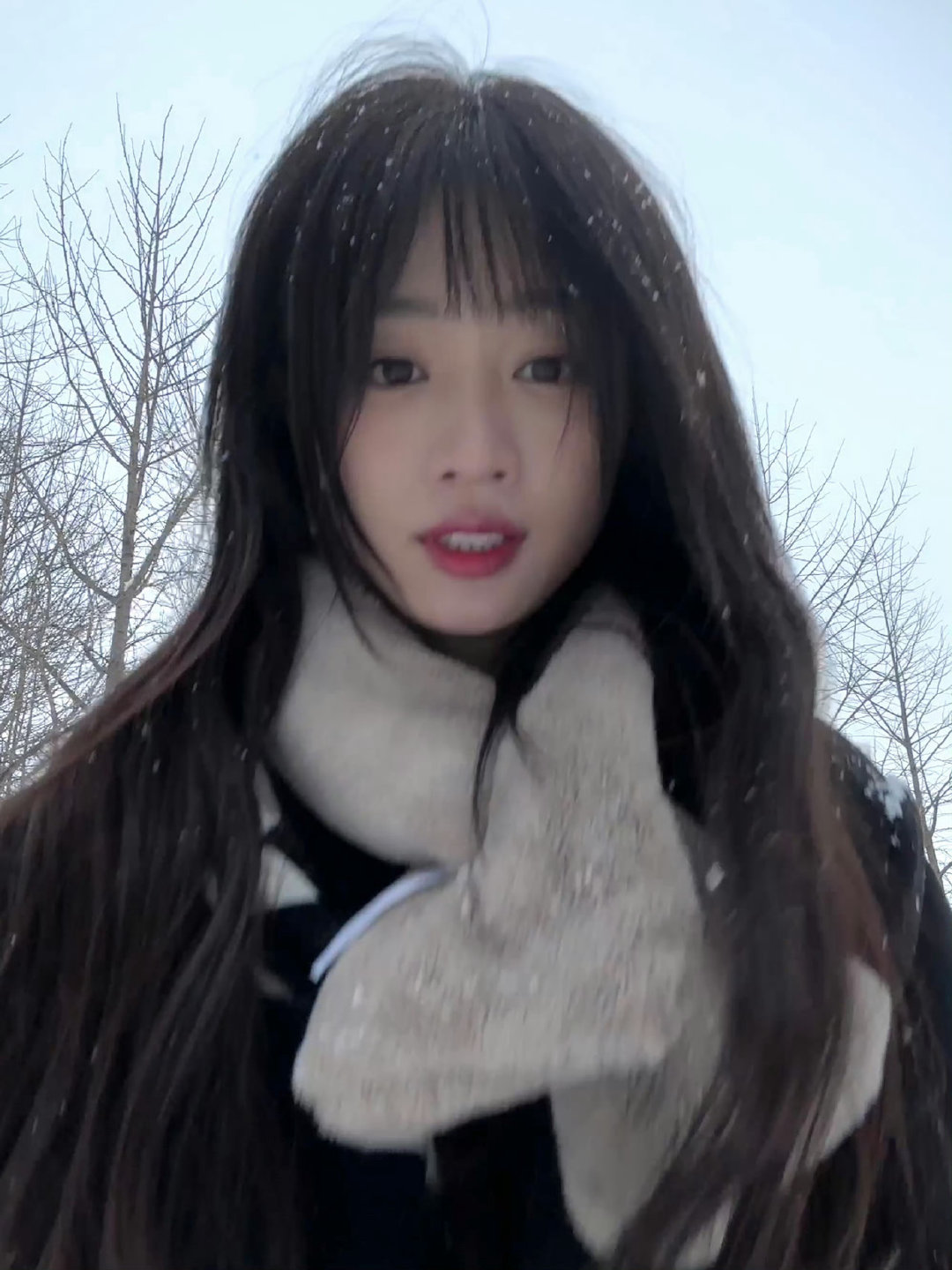 #黄婷婷[超话]#  htt#黄婷婷折月亮# 

下辈子我要成为你眼角的一颗痣 足够渺小却又足够特别 你的每次泪流我都经历 你的情绪我都感知

​
