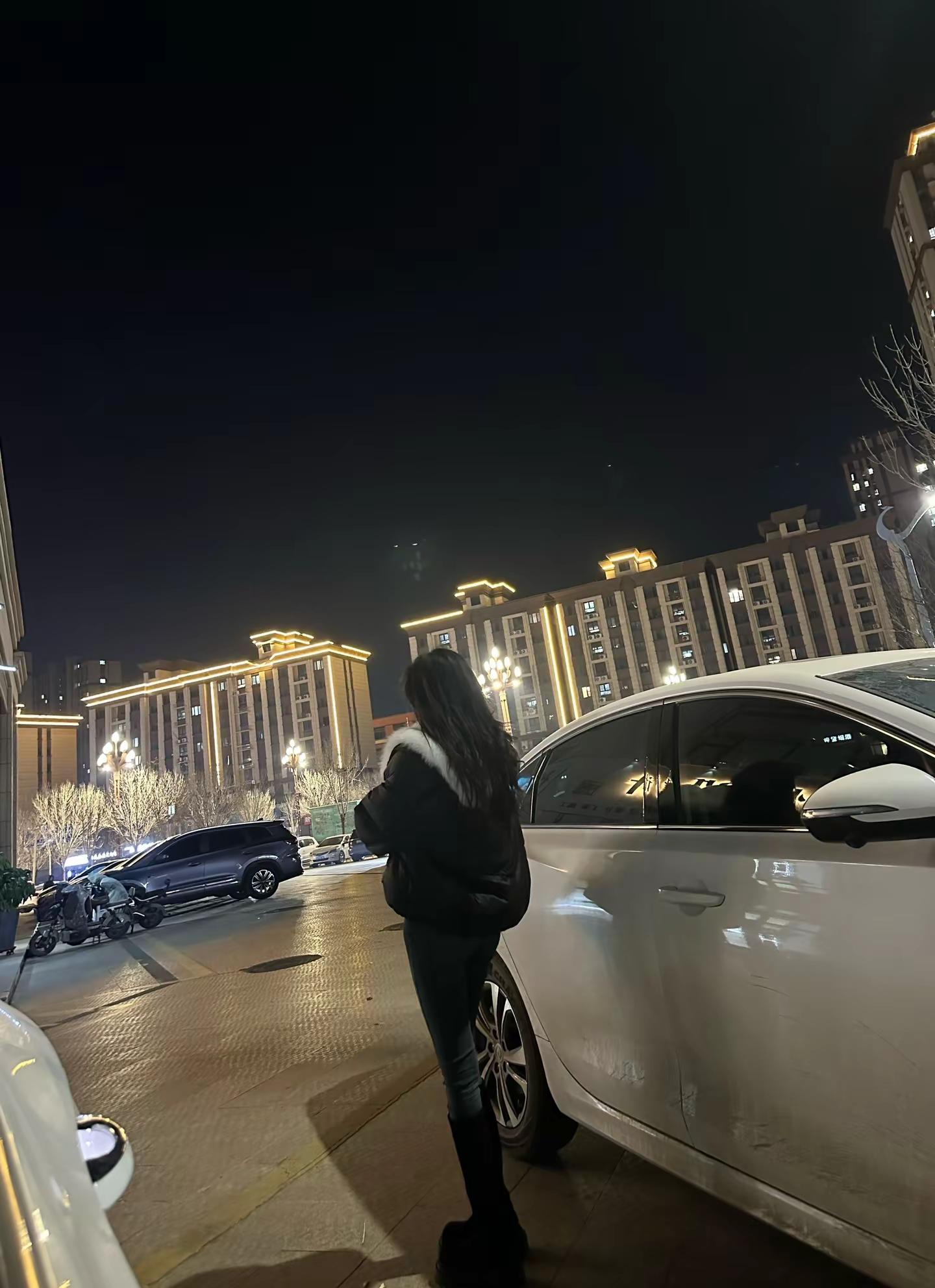 成熟女人的三大标志 穿貂，买黄金，听 凤凰传奇……