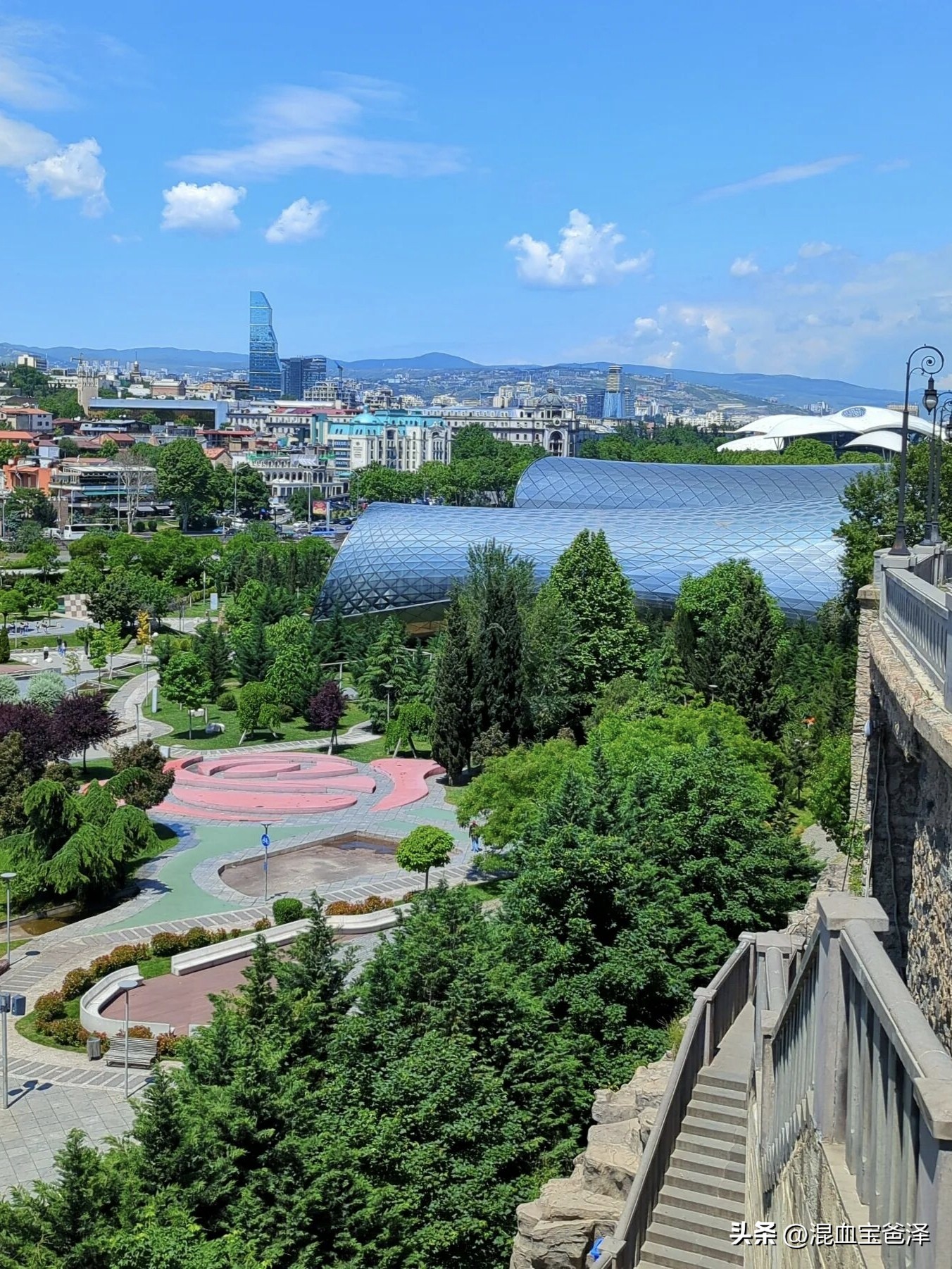 Hall，当地的网红建筑，每次路过都要顺手拍几