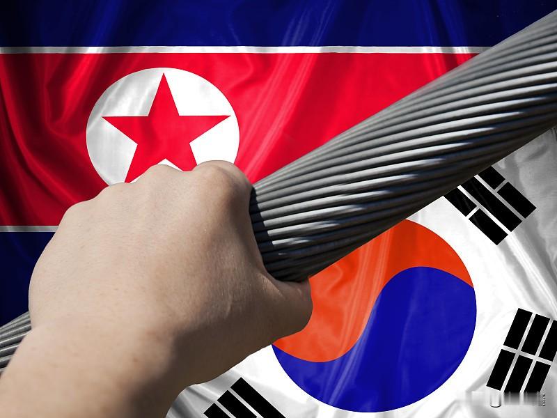 朝鲜拥核对美国威胁更大，对中国更多是间接压力；中国真正要防的是半岛生战生乱和外部势力借机扩张。

别被“邻居拥核更吓人”带偏。朝鲜核武主要瞄准美韩，而非中国。朝鲜已将核武力写入宪法，并将韩国列为“头号敌国”；其核力量有限，更可能用于保障自身政权安全。

对美国，威胁是实打实的。2026年美国国家安全