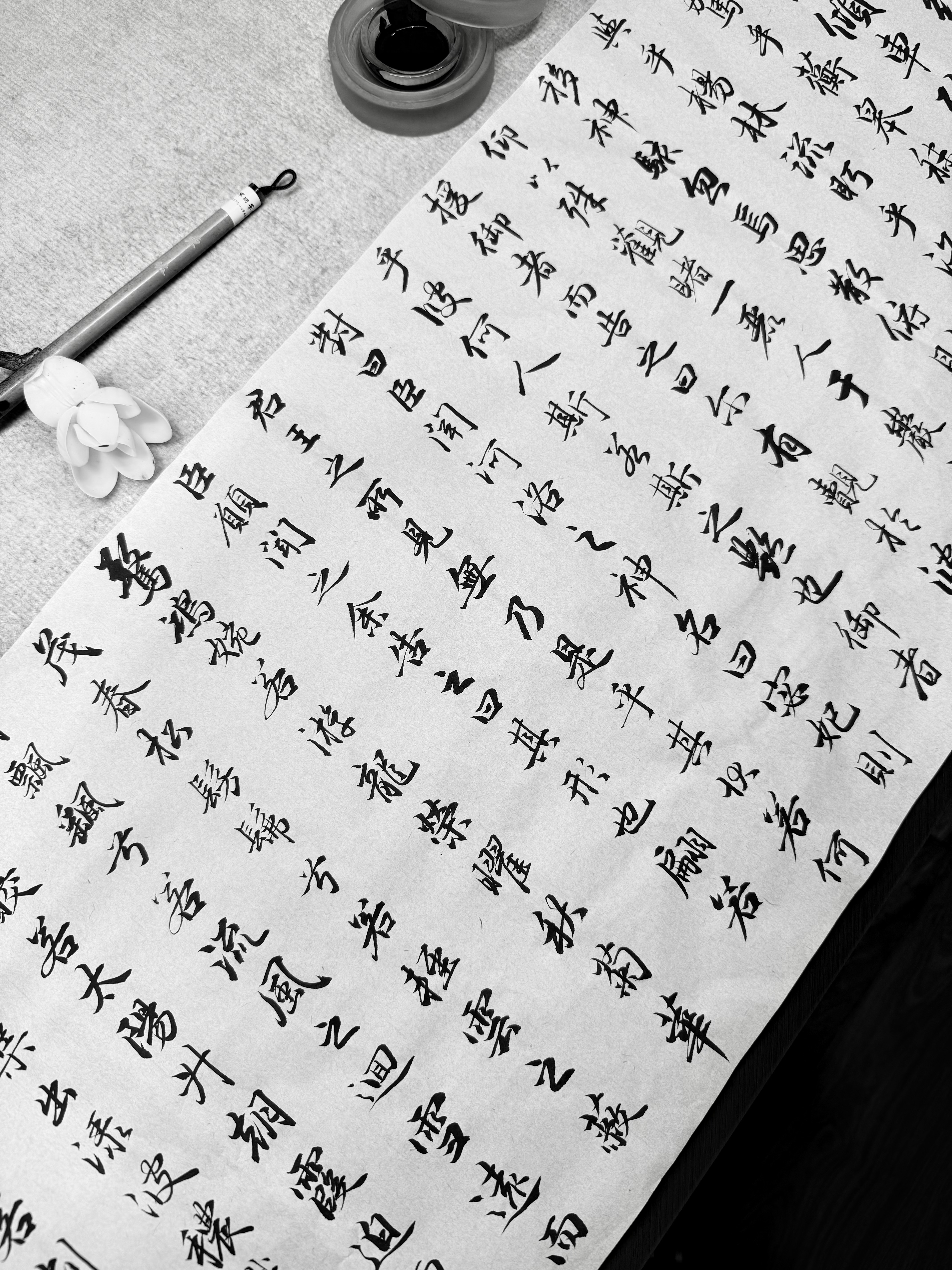 买不起什么漂亮纸 就只能写点漂亮字了   书法原来练到最后都是在研究怎...