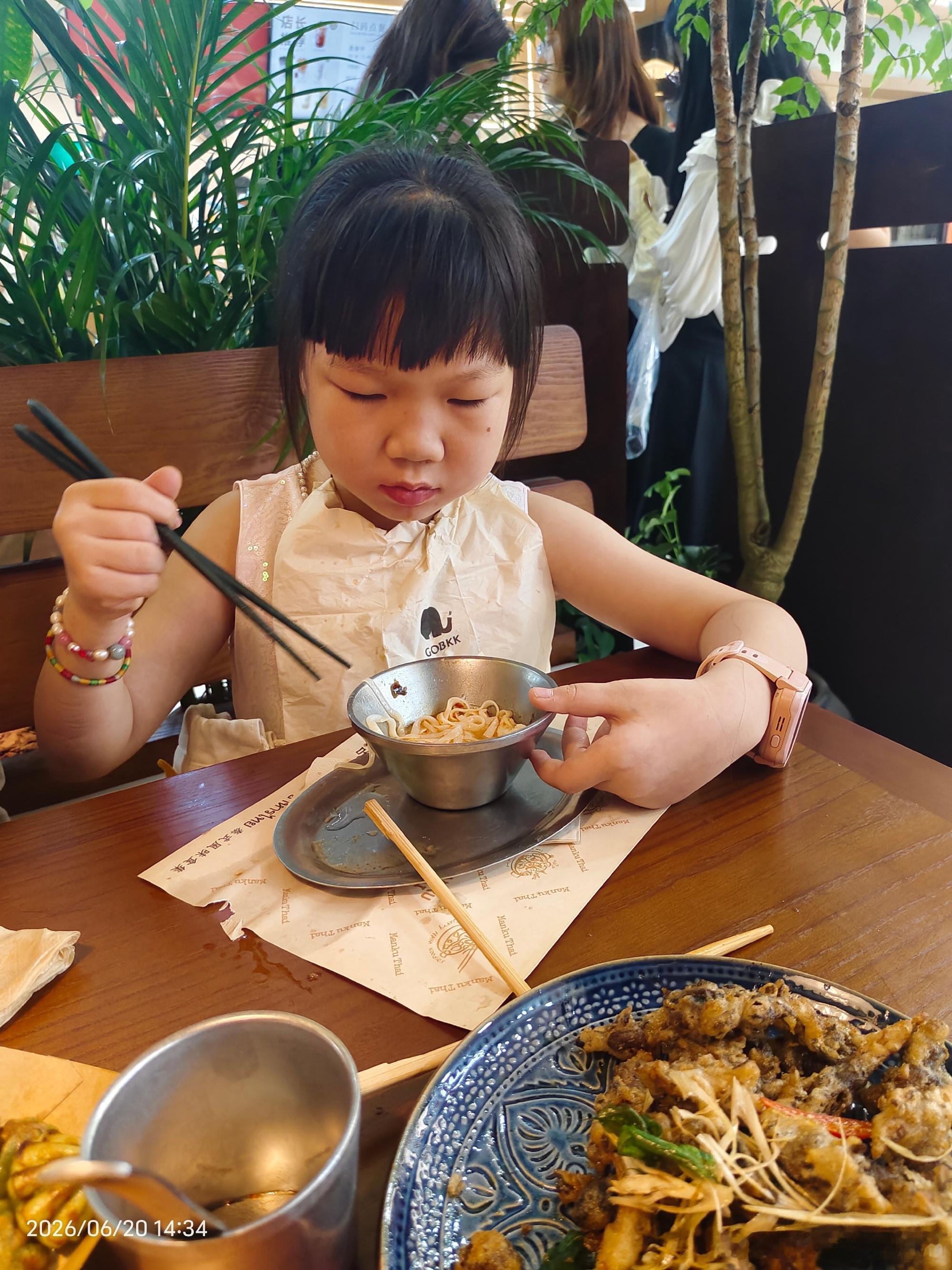 许久未去的广州动物园昨天又去了这次浠浠还能免费入园然后，今天的两顿饭第...