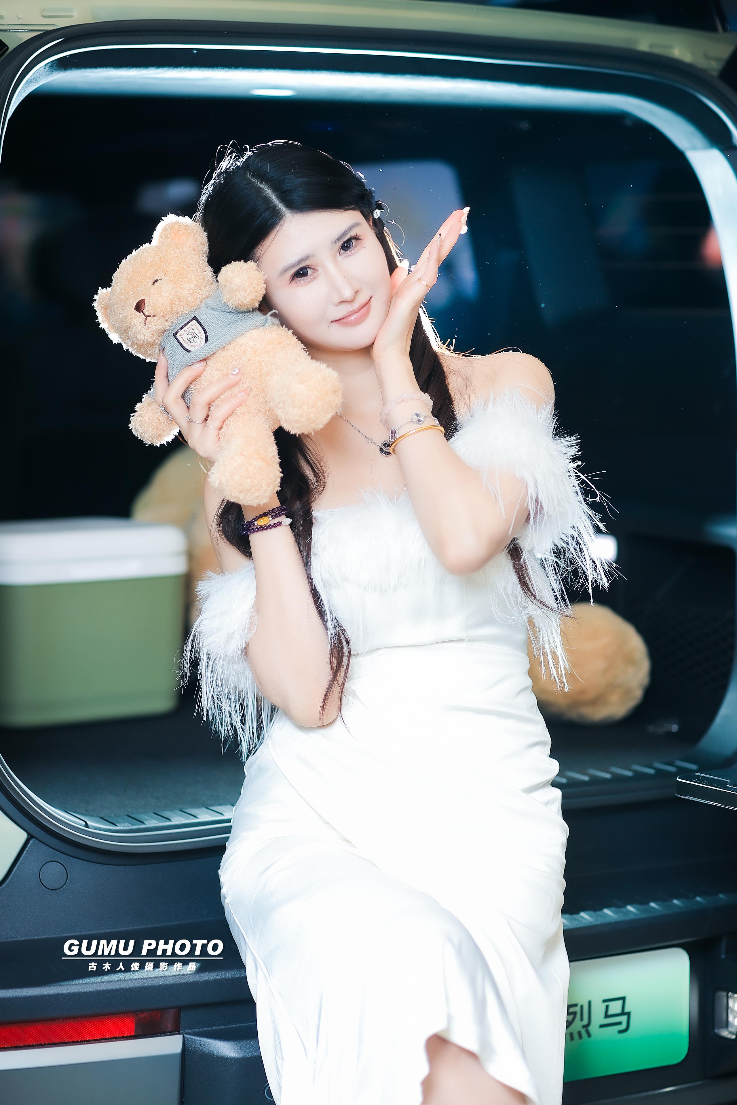 2025贵阳汽车文化节长安福特展台模特小姐姐