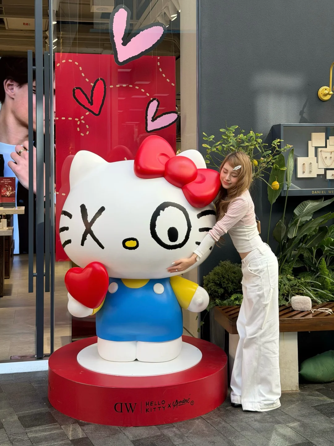 我看看谁还没来拍Hello Kitty!