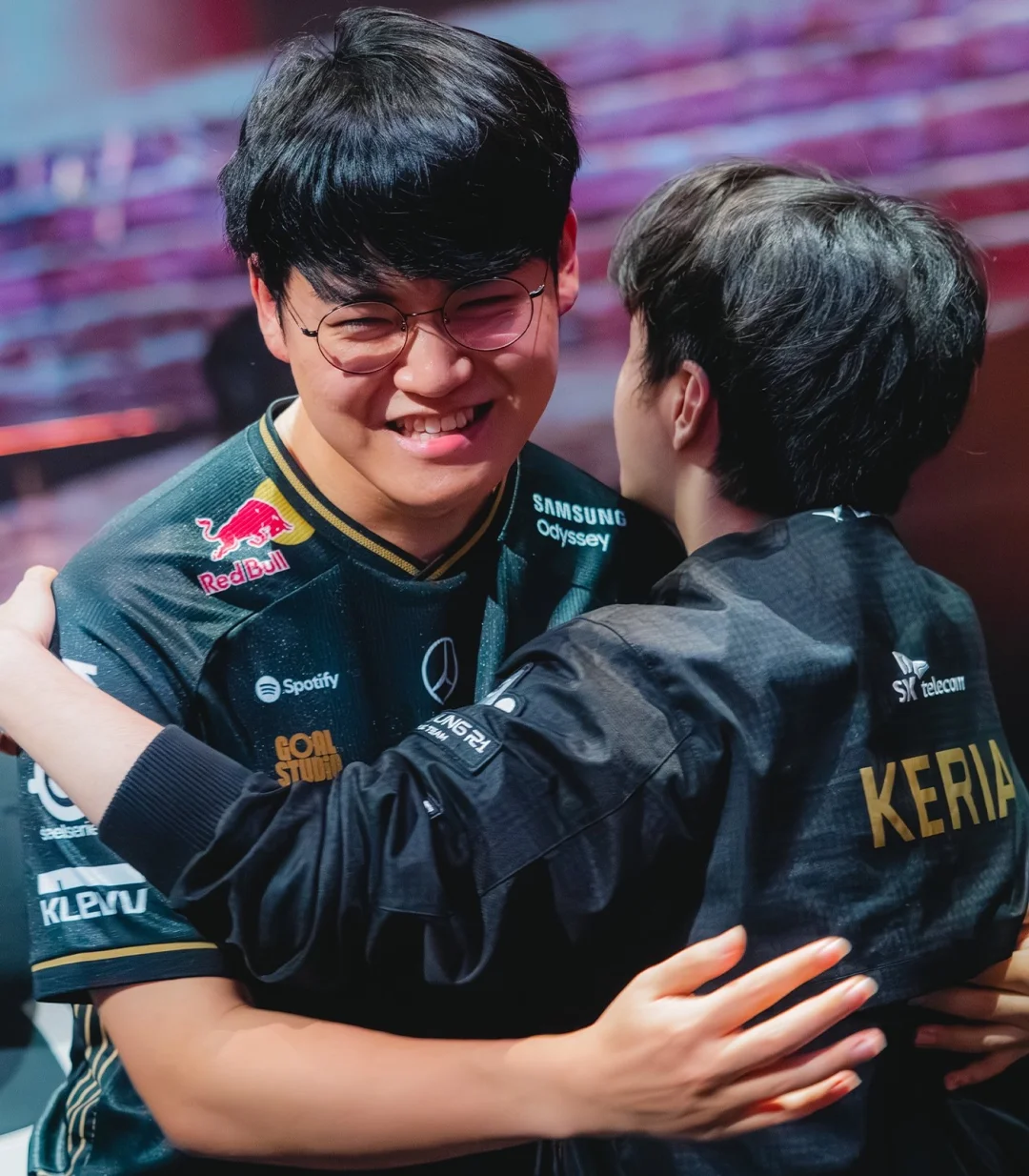 即便知道是假的，今晚也愿意相信是真的！