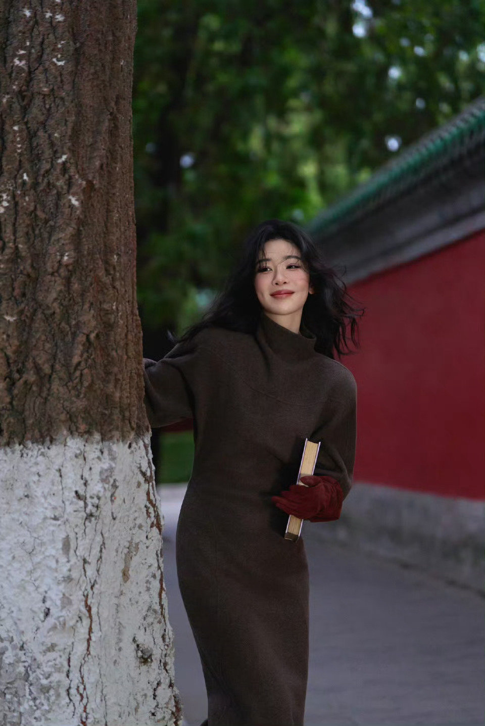 #杨紫[超话]##杨紫长期主义者的胜利# 爱你所爱，行你所行，愿每一天你都能优于过去的自己。​