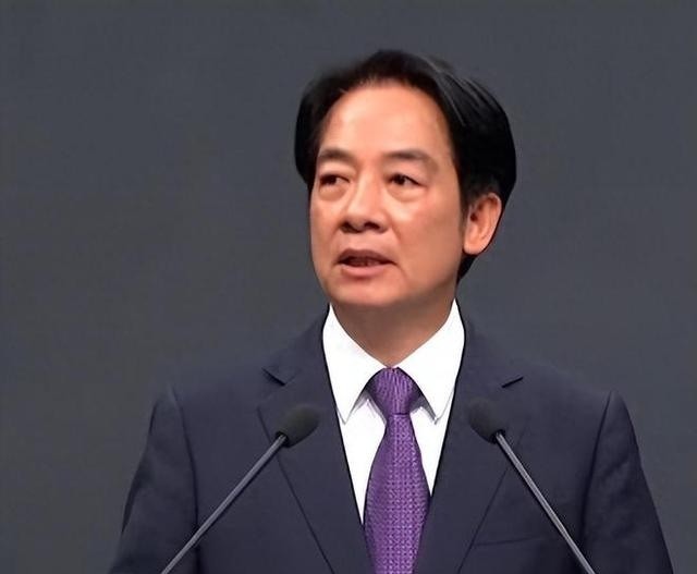 邱毅说，台北市市长蒋万安曾宣称，如果大陆继续在台海进行军机绕台和军演的话，他就要停掉双城论坛。 这话放出来时，岛内舆论炸了锅，有人赞他“硬气”，也有人冷笑：“敢说，真敢做吗？”
一句话，把台海议题、两岸交流、岛内政治生态全搅在了一起。双城论坛办了多年，早已不是简单的一场城市见面会，而是两岸基层交流的