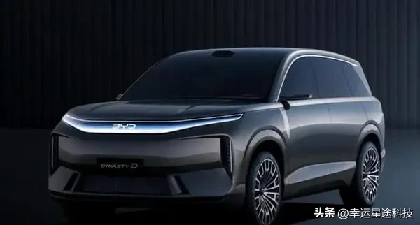 2026成都国际车展比亚迪集团推出：
比亚迪大汉（全球首秀） ：D级旗舰轿车，车长5256mm，轴距3130mm，纯电版CLTC续航1008km，四驱零百3.8秒，同时推出DM‑i插混版本，标配云辇‑A、后轮转向。

第三代唐（大唐） ：大五座旗舰SUV，第二代刀片电池，纯电续航850km，云辇‑