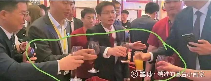 一场答谢宴，宣誓着茅台构建的布雷顿森林体系正在瓦解。

茅台与社交与圈层脱钩，正如当年美元与黄金脱钩

宇树科技科创板上市，一场答谢宴，宣誓着茅台构建的布雷顿森林体系正在瓦解。

过往A股但凡有重磅企业敲钟，上市庆功宴上，茅台几乎是标准配置。

它早已不止是一瓶酒，更像一套商业世界的“布 ​