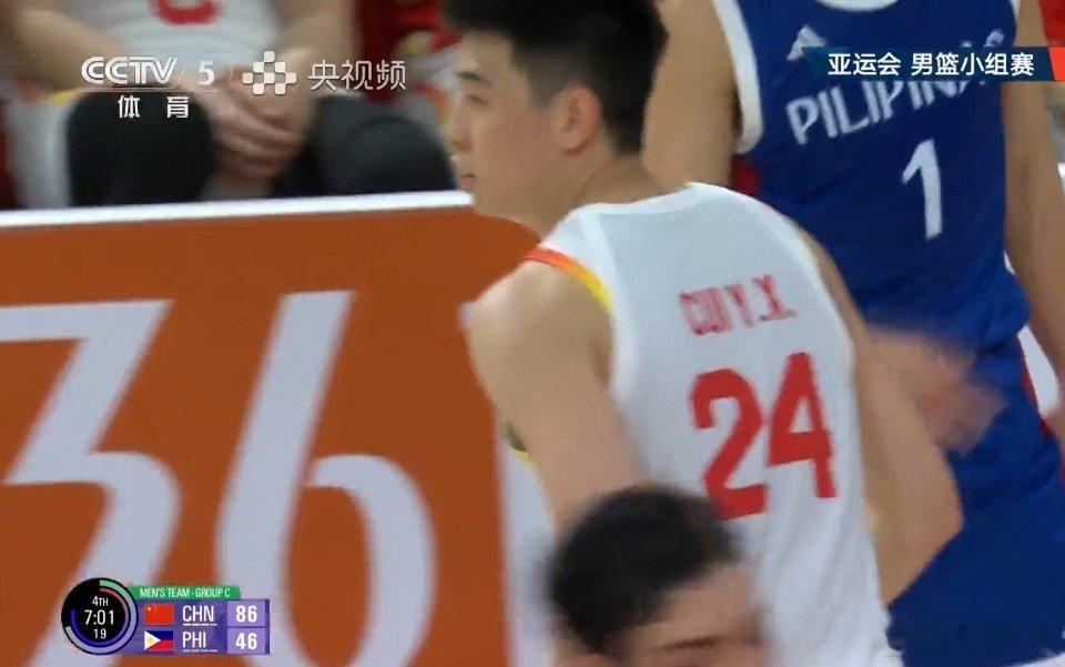 胡明轩13分4助攻提前打卡下班，崔永熙和焦泊乔还留在场上多找找状态，这场广东队三人同时在场的时间还蛮多的，不知道我广主教练有没有在看亚运会呢[嘻嘻] #中国男篮vs菲律宾男篮# ​