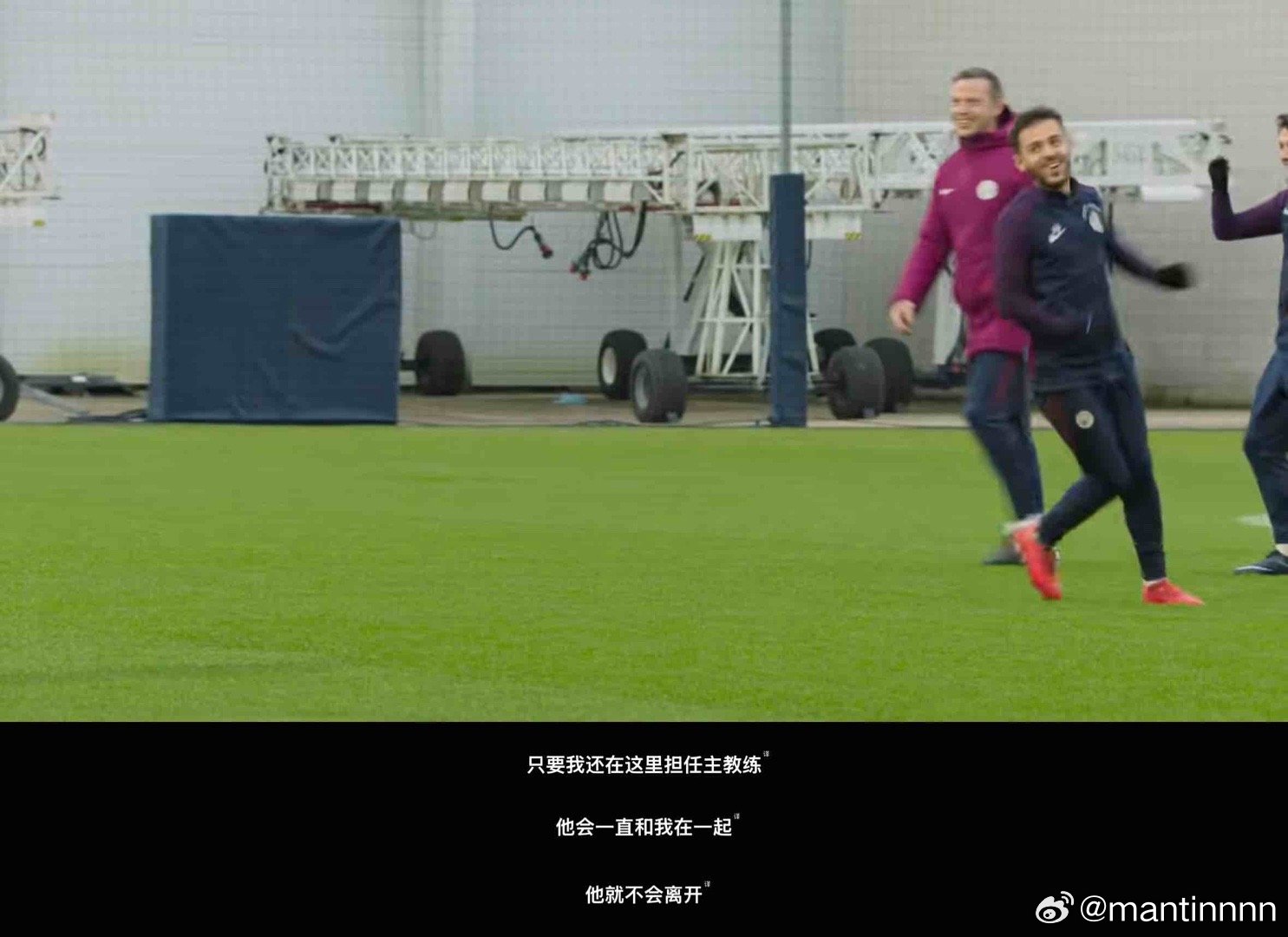 哇，在孤注一掷Mcity的纪录片里看到了B席，刚刚转来（不过23岁的年轻人怎么跟现在长得差不多）瓜说只要他还是主教练B席就会一直在曼。然后真的从18开始，直到瓜离开，B席才转会到HM。啊，这样的一句话是可以成真的。 ​