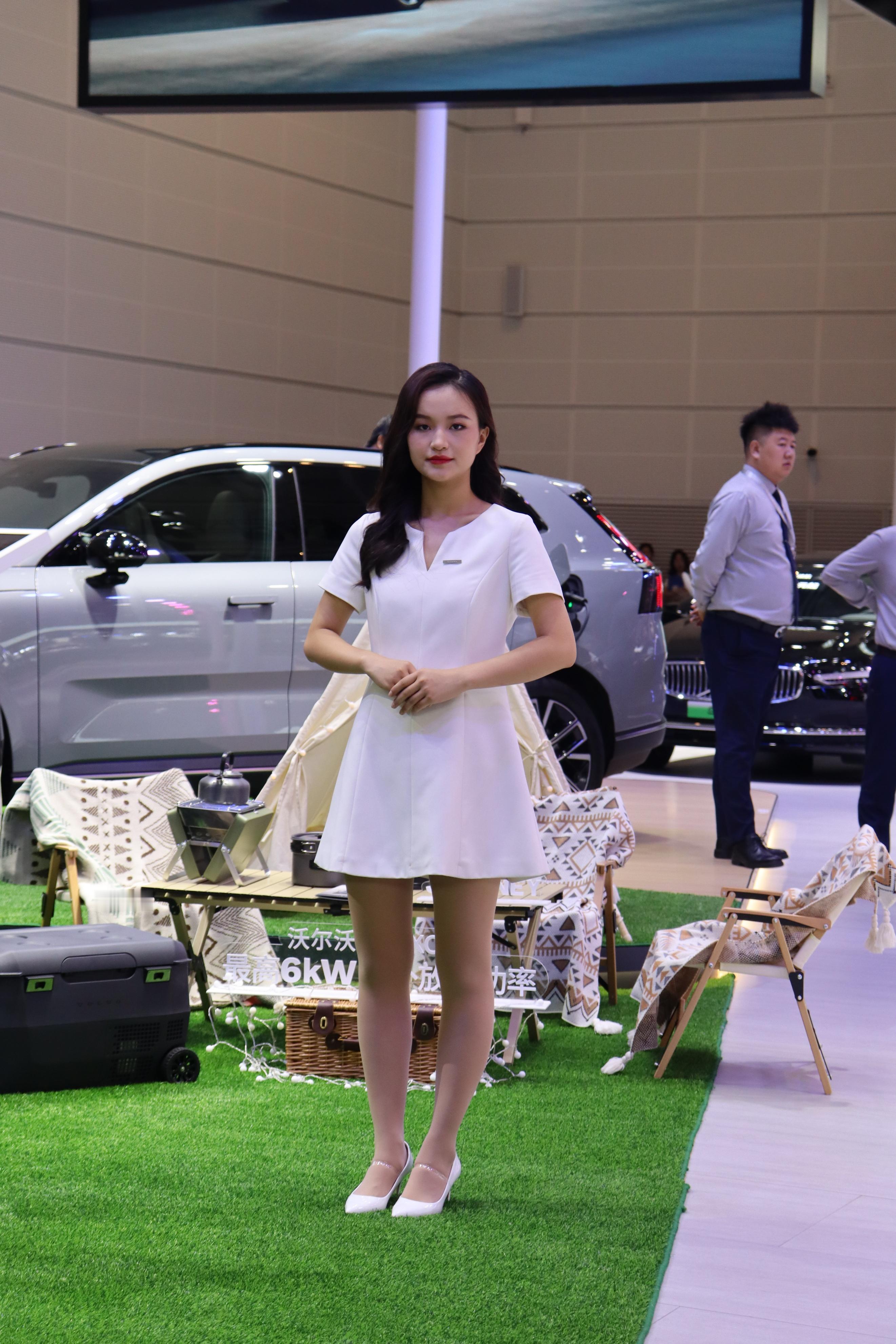 2025天津车展，场务美女。