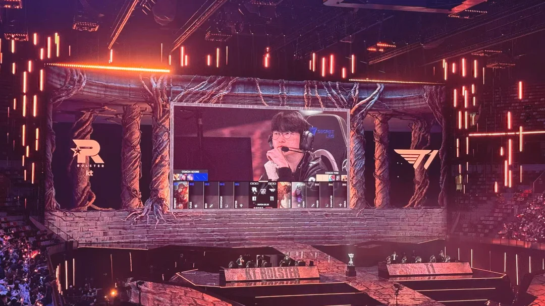 哇！这场馆给人一种英灵神殿的感觉！酷！