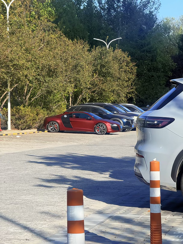 奥迪｜R8 V10