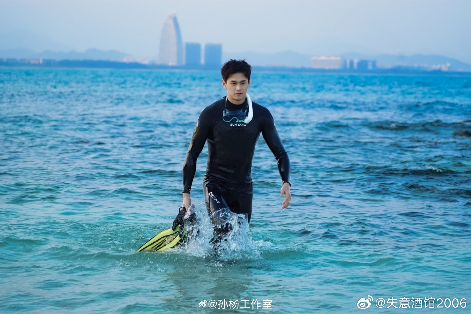 #孙杨男子400自亚洲纪录仍未被打破# 中国自由泳人才辈出，张展硕交出亮眼答卷，孙杨的传奇纪录依旧无人突破，咪咕视频纪录片《泳者孙杨》定档必追 ​