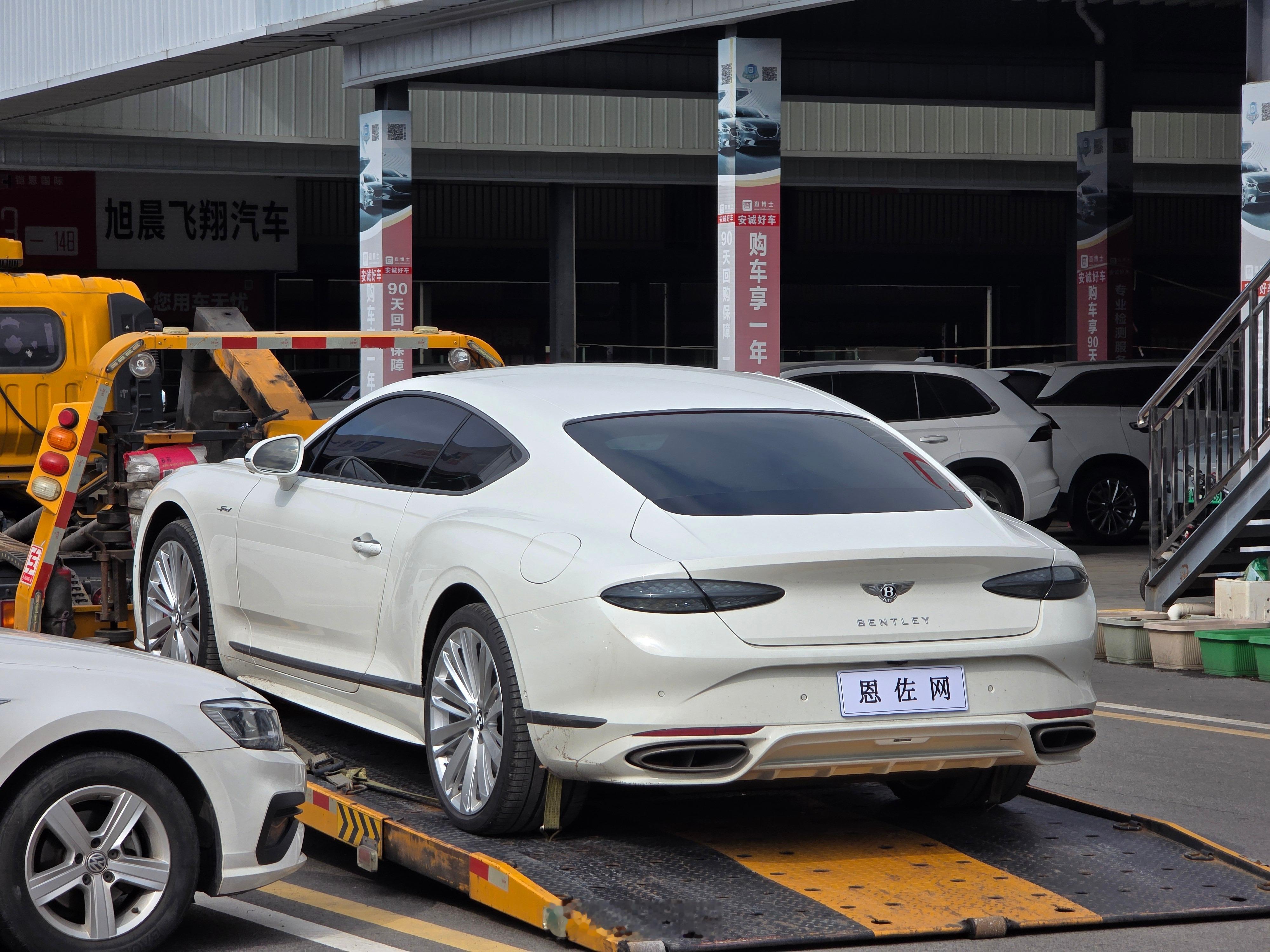7300公里宾利欧陆GT极致版交付恩佐网客户 ​