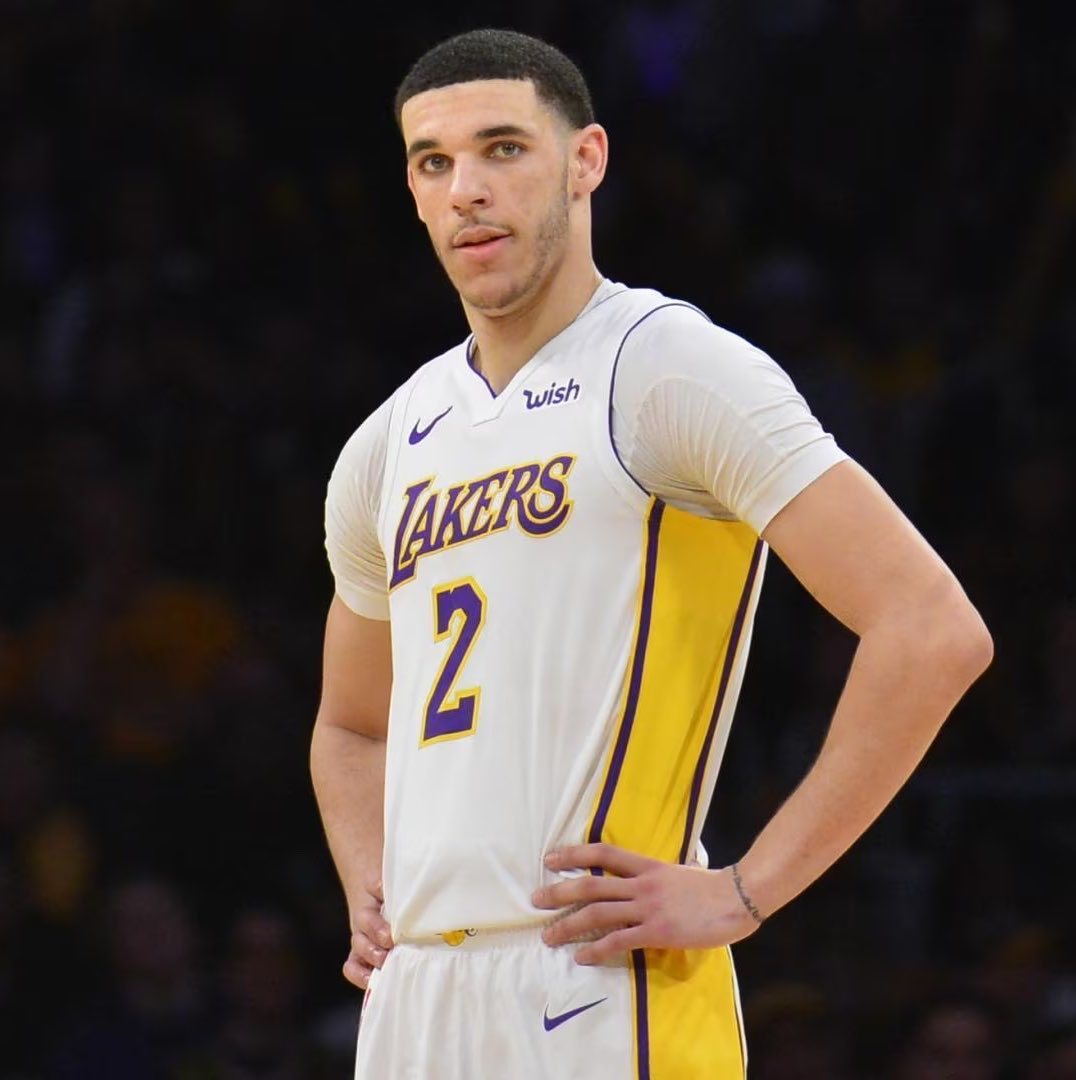 朗佐·鲍尔已从NBA退役。

上赛季在骑士队 ​