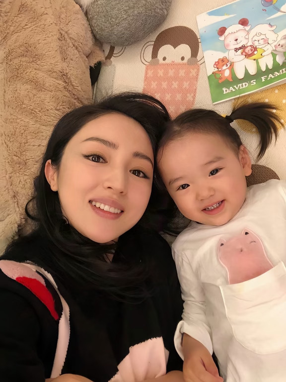 董璇小酒窝｜母女是天然的同盟