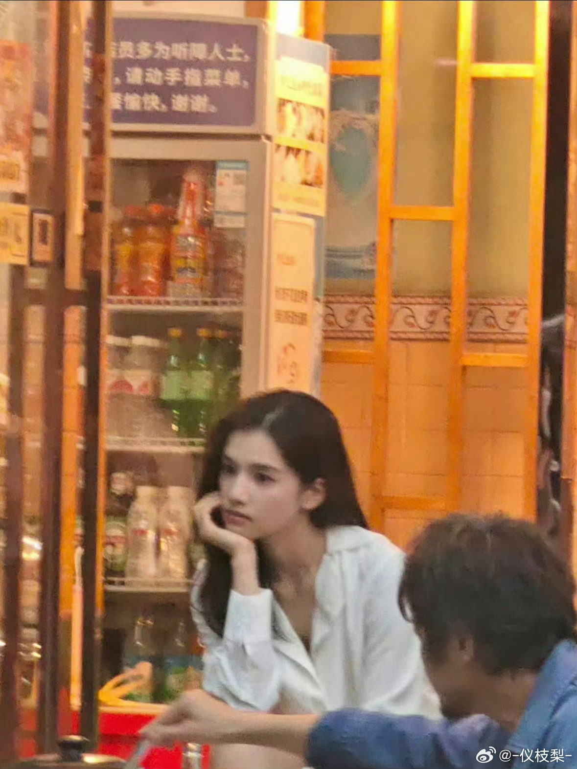 #张婧仪[超话]#  仪些路人偶遇 真的好美 ​