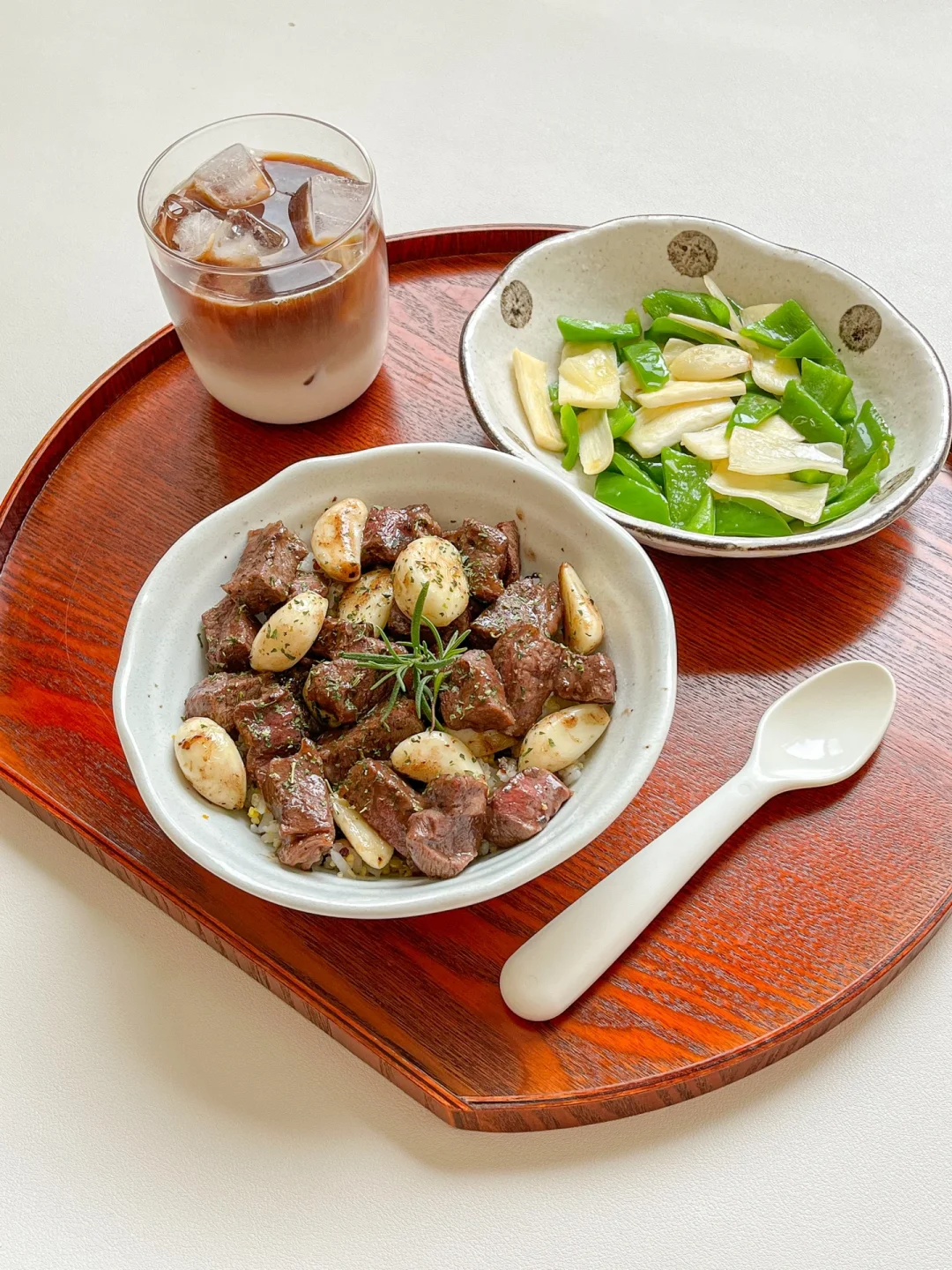 干净饮食｜黑椒大蒜牛肉粒🥢青椒炒茭白